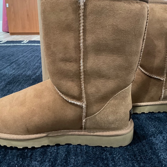 Women’s Ugg Boots Size 8 - Picture 4 of 10